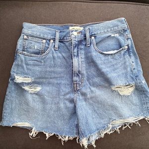 Madewell The Momjean Short, Size 29. Excellent condition.